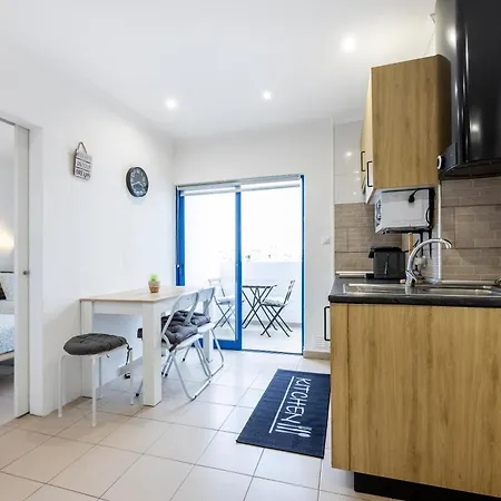 T1 Clube Da Rocha -500m Da Appartement *